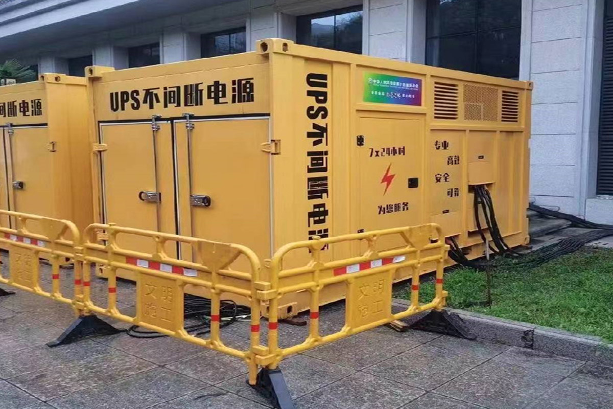 龙岩发电机租赁施工现场